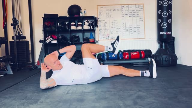 Bicycle crunch