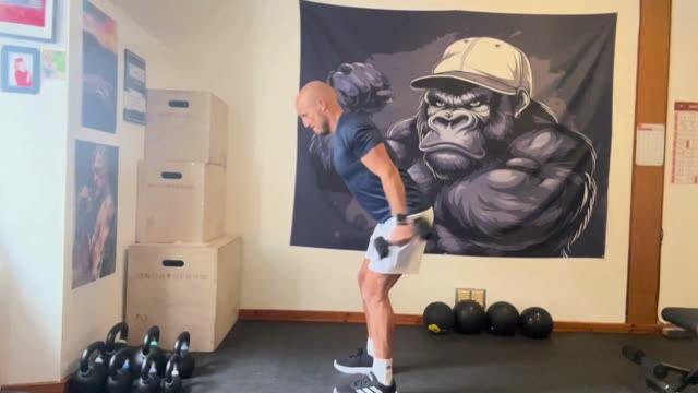 Tricep kickbacks