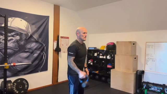 Kettlebell bottoms-up hold