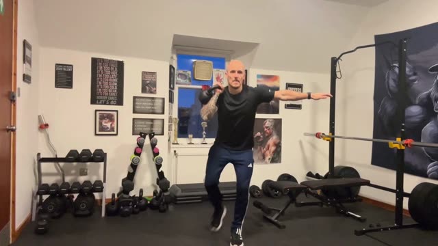 Kettlebell overhead reverse lunge