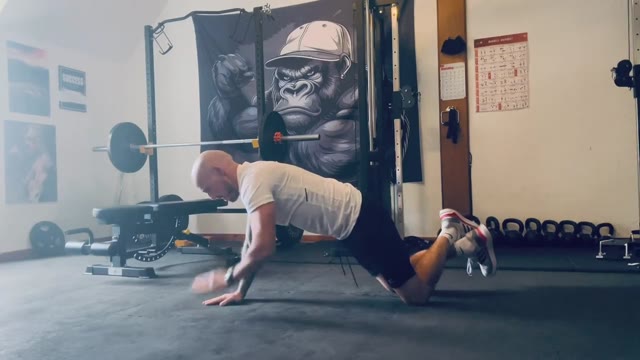 Shoulder taps on knees