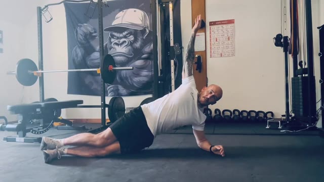 Side plank on knees