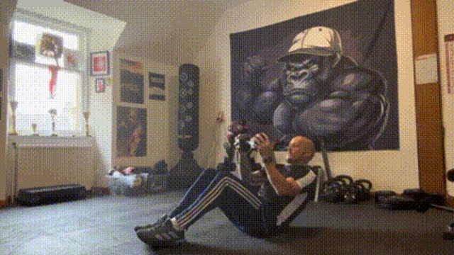 Sit-up dumbbell press